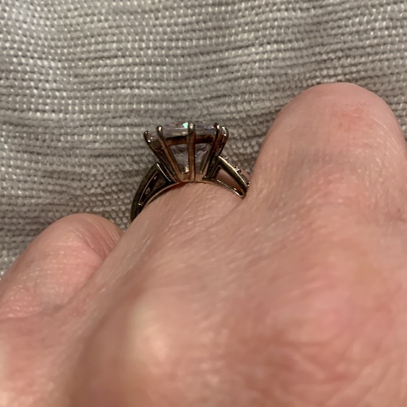 Vintage Bella Luce Simulated Diamond Ring in Sterling Silver - Picture 4 of 8